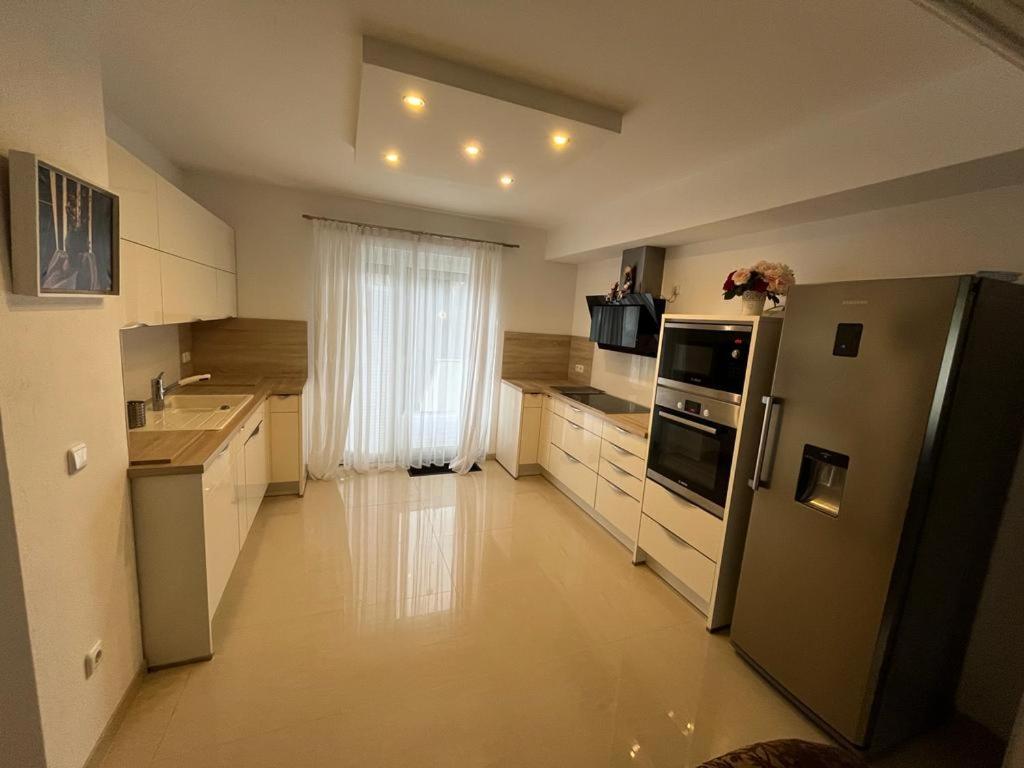Schickes 110Qm Ferienhaus In Naehe Vw, Messe,Dez Und Orangerie 카셀 외부 사진