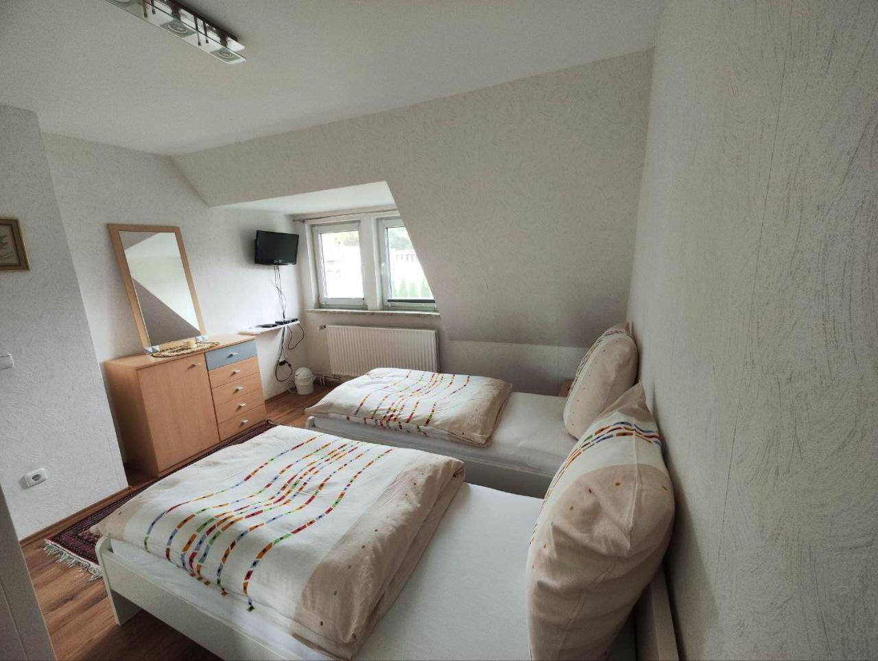 Schickes 110Qm Ferienhaus In Naehe Vw, Messe,Dez Und Orangerie 카셀 외부 사진