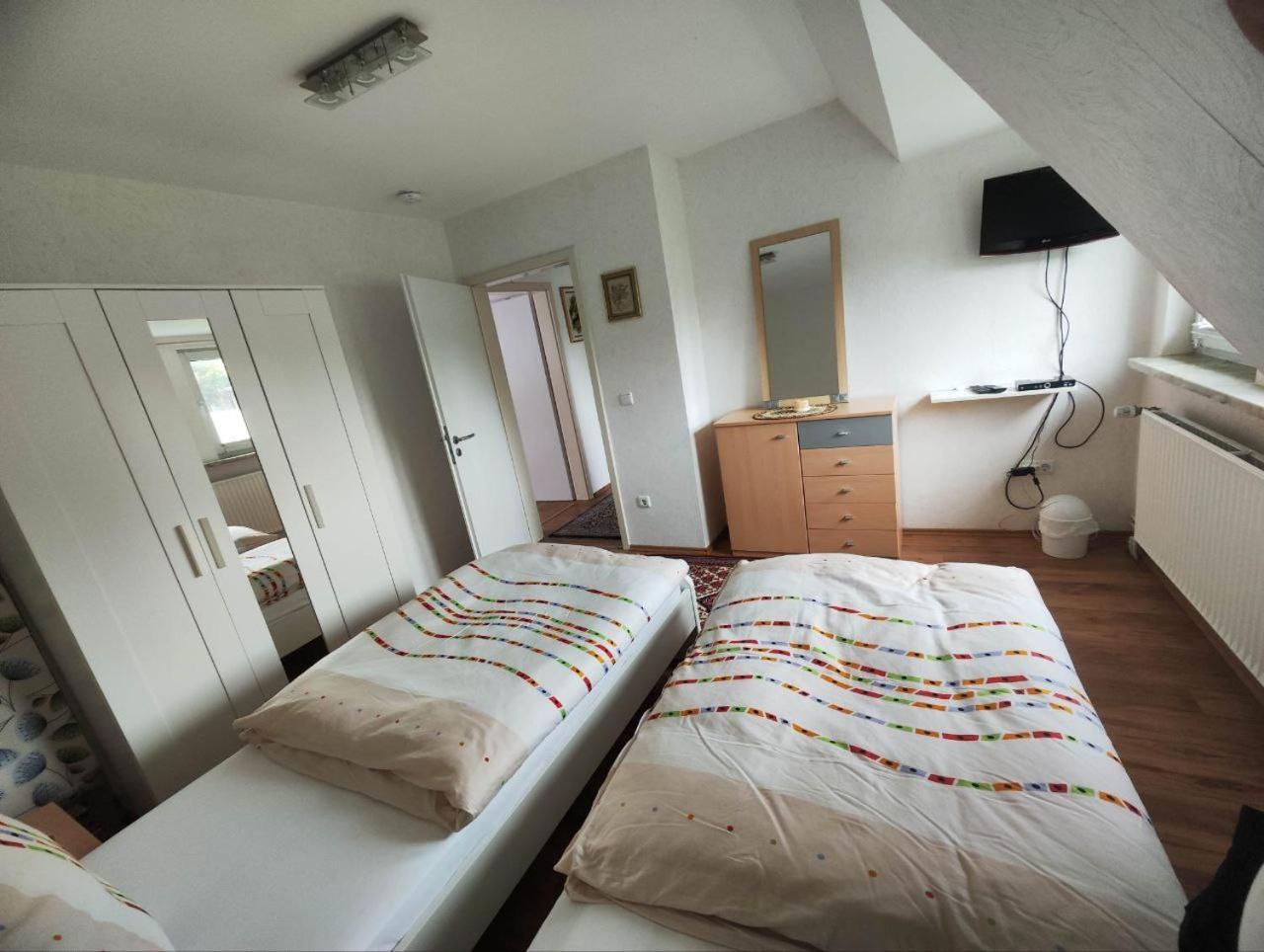 Schickes 110Qm Ferienhaus In Naehe Vw, Messe,Dez Und Orangerie 카셀 외부 사진
