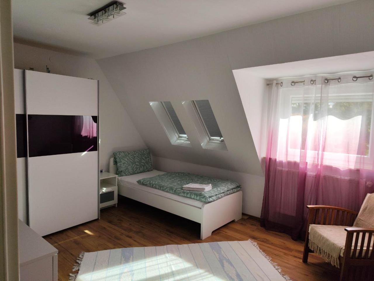 Schickes 110Qm Ferienhaus In Naehe Vw, Messe,Dez Und Orangerie 카셀 외부 사진
