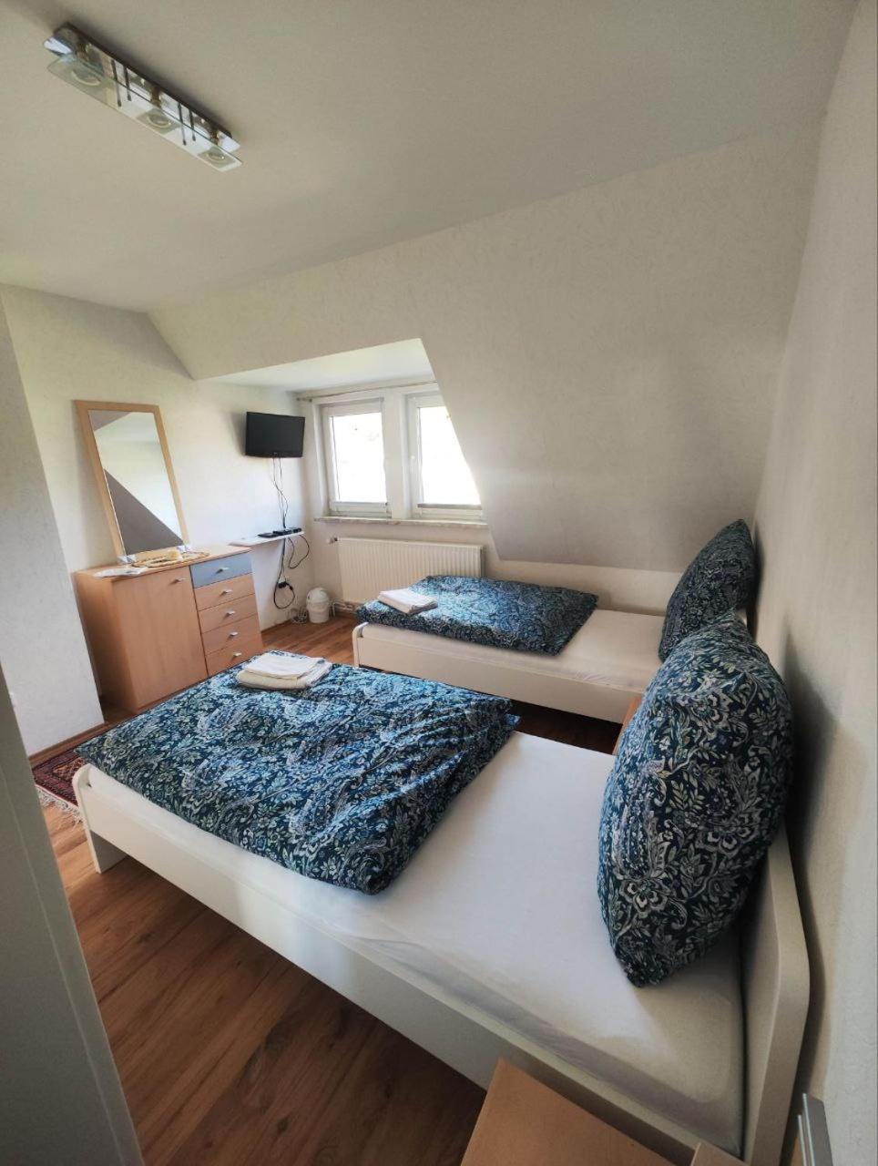 Schickes 110Qm Ferienhaus In Naehe Vw, Messe,Dez Und Orangerie 카셀 외부 사진